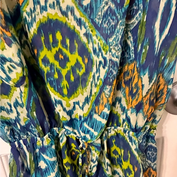 Colorful Ikat Patterned Top - Picture 4 of 9